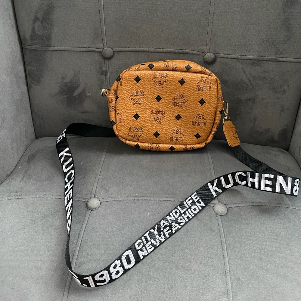 Crossbody bag